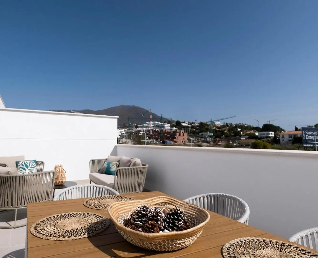 Apartment Celere, 200M From The Sea And 4Km From Golf Resorts إِستيبونا 0*,  إسبانيا